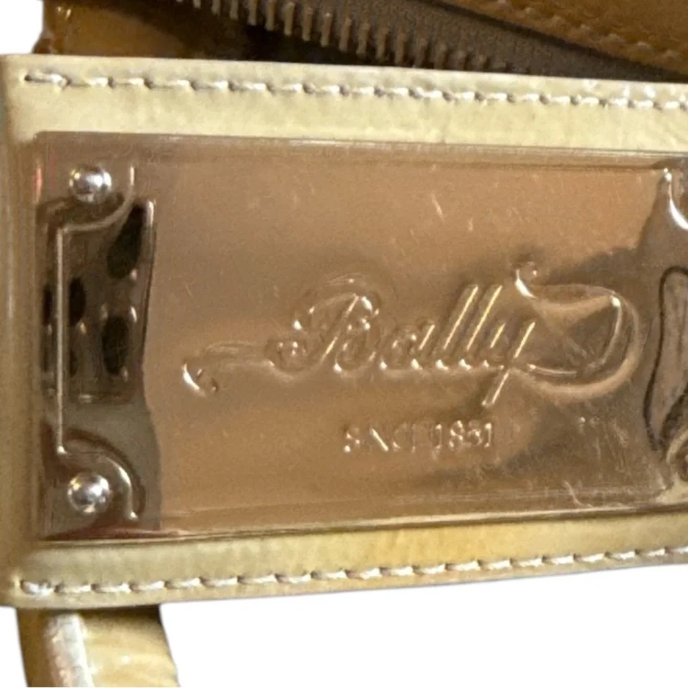 Vintage Bally Quilted Patent Leather Travel Bag Cream Italy Carryall Zipper Logo